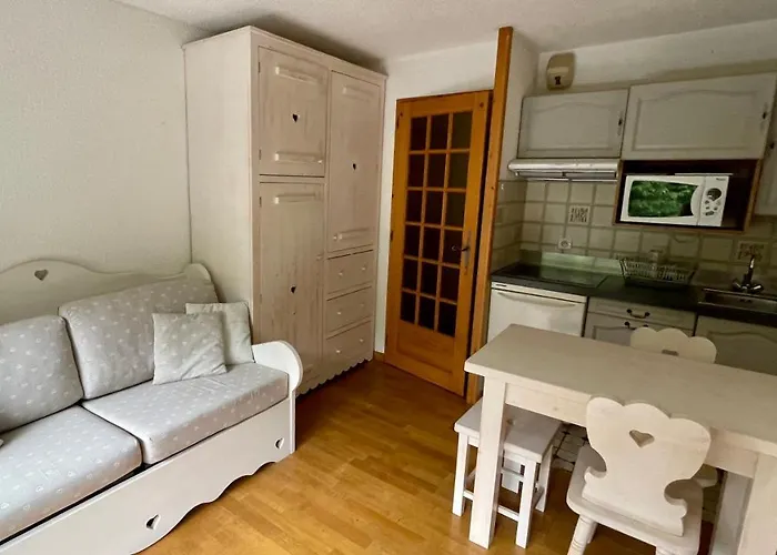 Cosy On The Slopes And Centre Of Chamonix