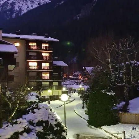Cosy On The Slopes And Centre Of * Chamonix Mont Blanc