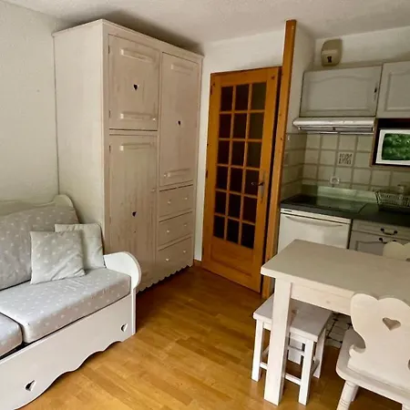 Cosy On The Slopes And Centre Of Chamonix